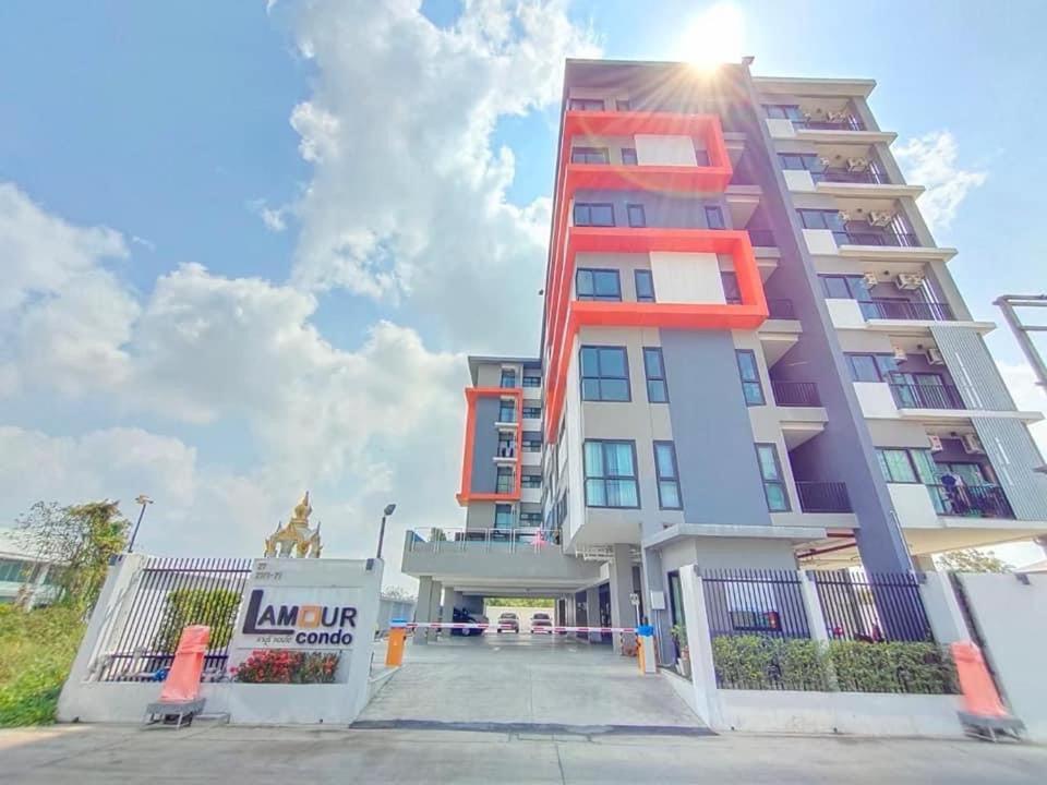 Lamour Condo Ban Lat Krachaeng Exterior photo